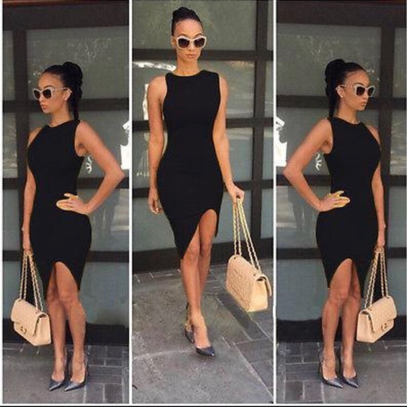 Dresses & Skirts - Short Black Dress size Large